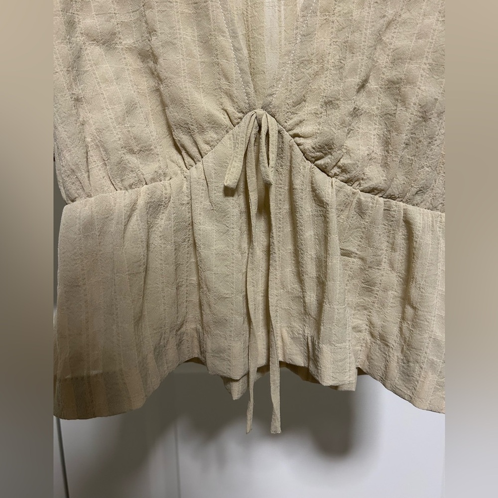 OAK + FORT Tan/Beige Puff Sleeve V Neck Blouse - Picture 2 of 6